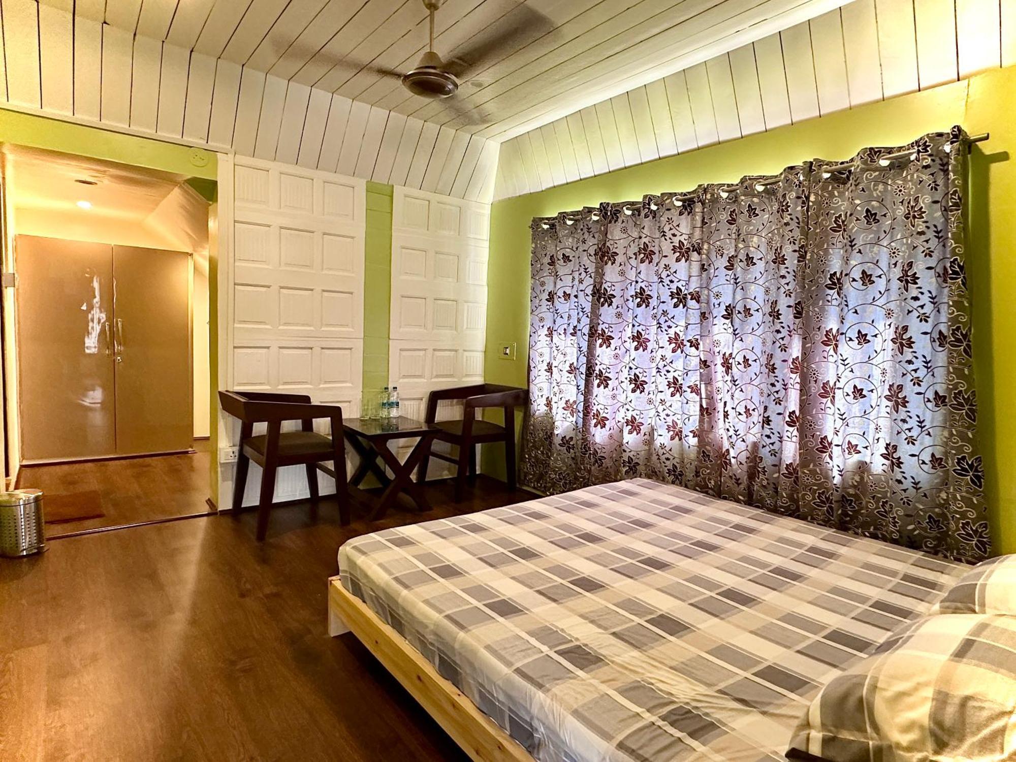 מלון Srīnagar The Chinar Retreat Hut מראה חיצוני תמונה